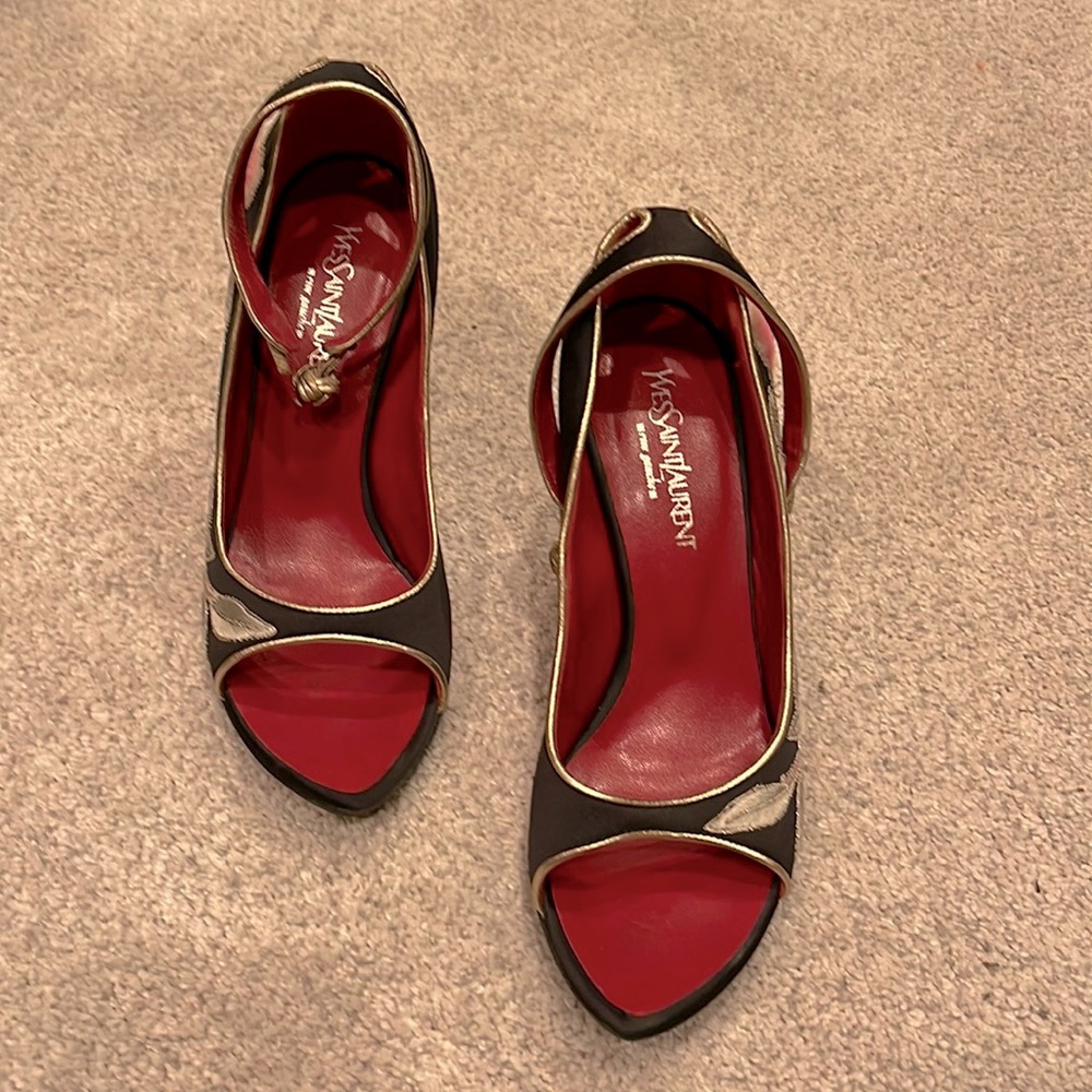 Yves Saint Laurent size 37 shoes